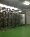 Vacuum freeze dryer